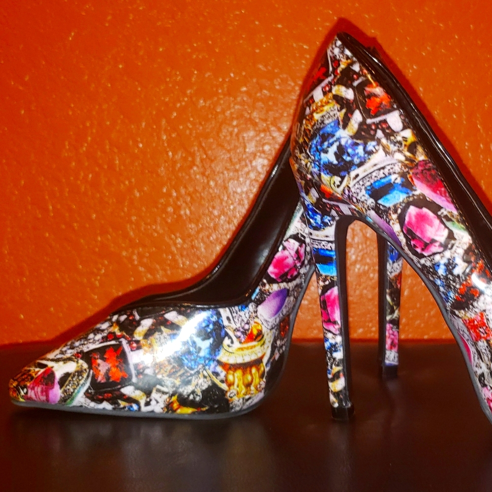 Fun and flirty conversation starter heels 👠
